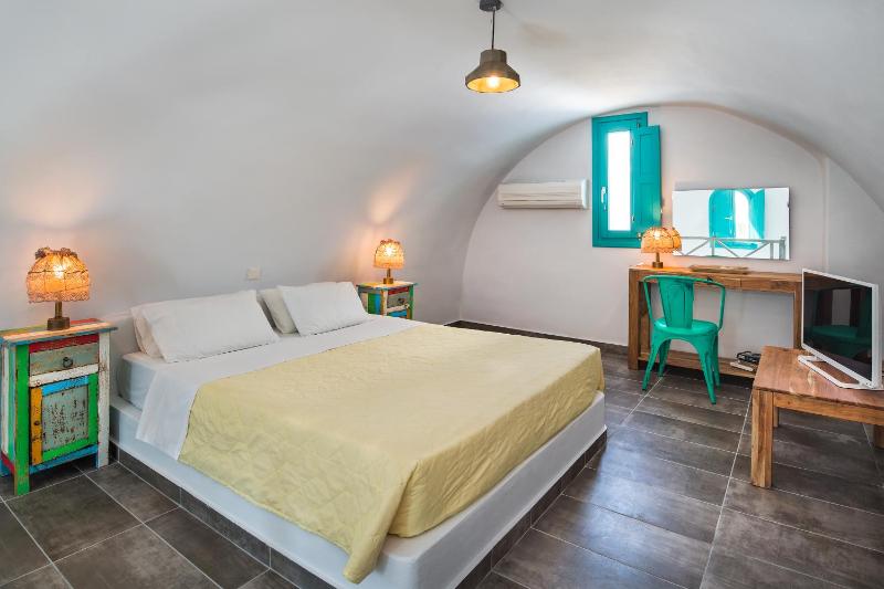 One-Bedroom Apartment - Split Level image 4