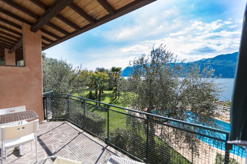 Studio with Lake View image 1