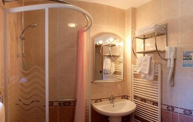 Standard Double Room with Balcony image 2