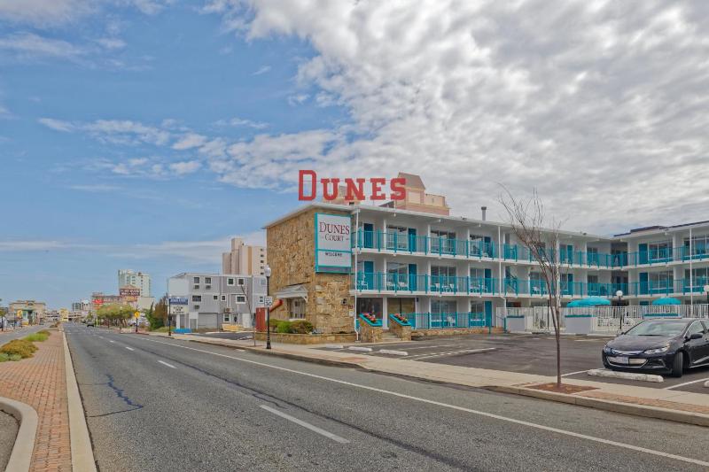 Dunes Court - image 10