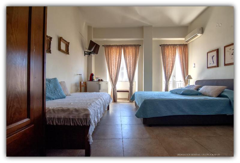 Double Room with Sea View image 2