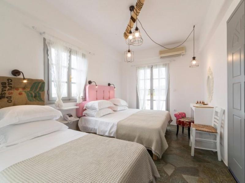 Standard Double Room image 4