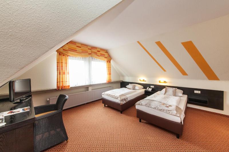 Standard Double or Twin Room image 4
