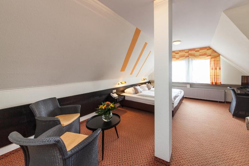Comfort Triple Room image 4