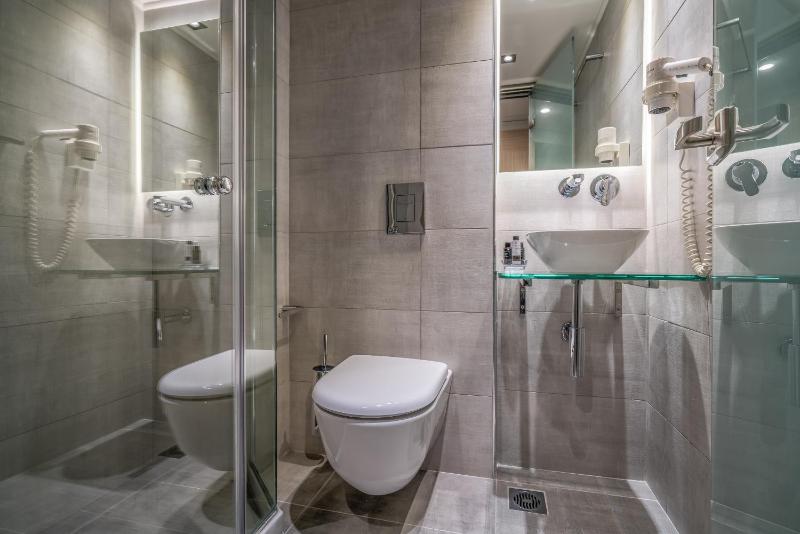 Double or Twin Room with Sea View image 2