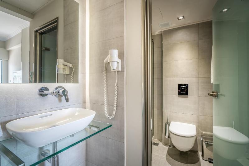 Double or Twin Room with Sea View image 4