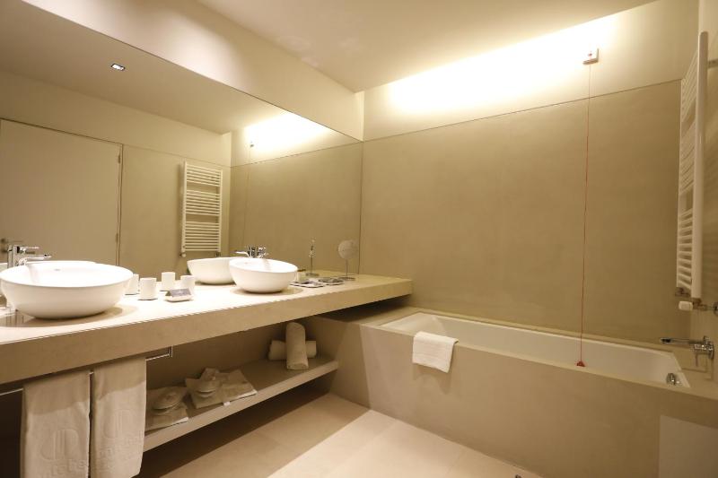 New wing suite image 4