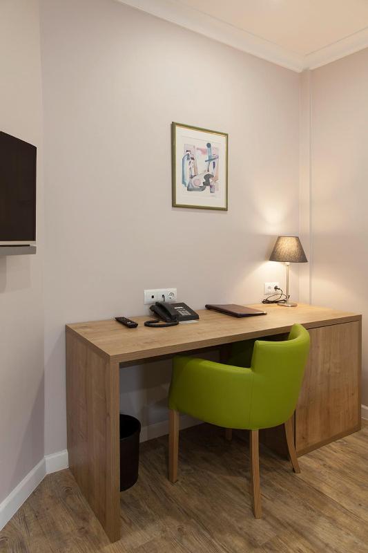 Double Room image 4