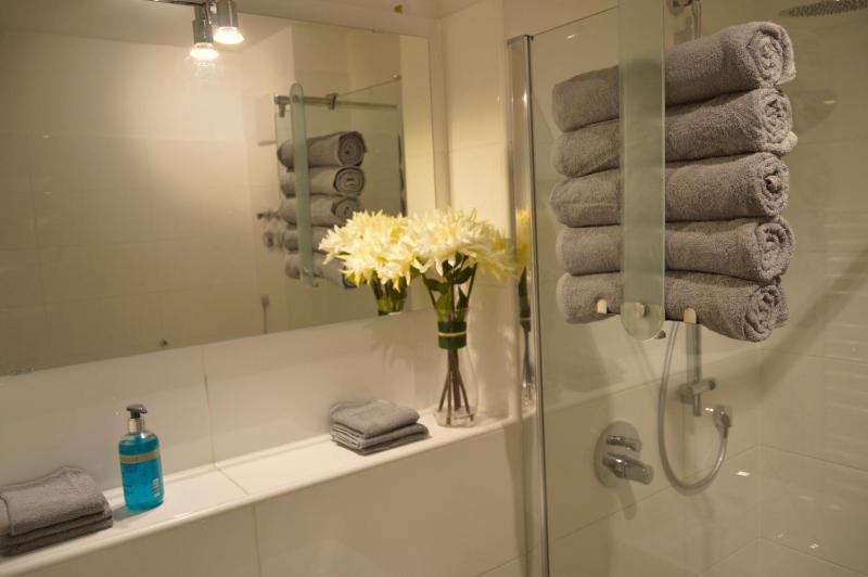 Yeti Lux - Central City Loft - image 17