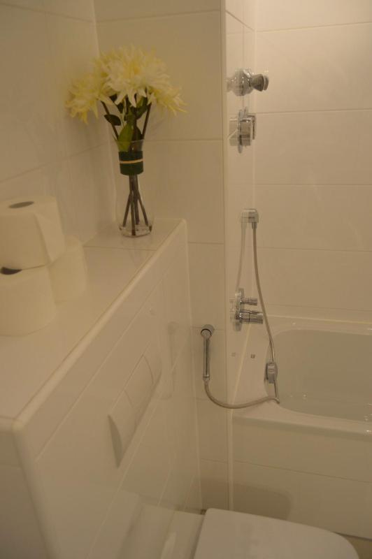 Yeti Lux - Central City Loft - image 5