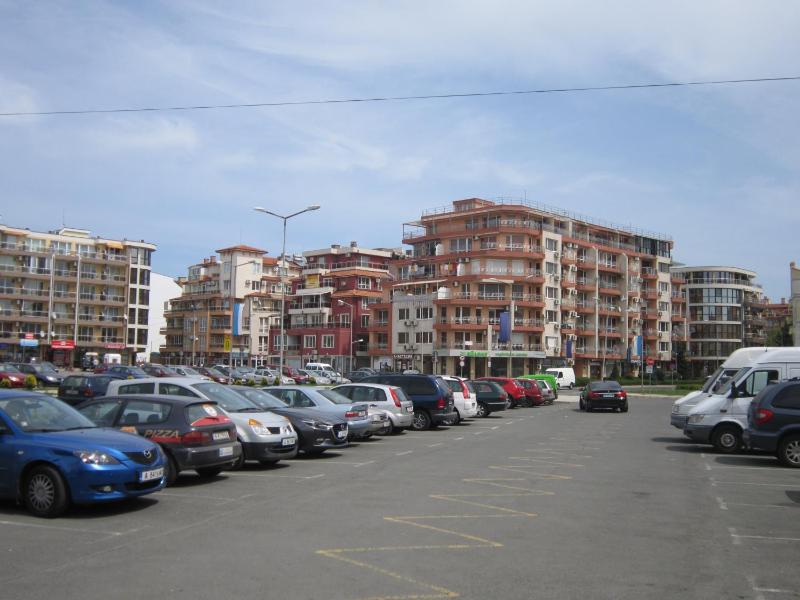 One-Bedroom Apartment image 4