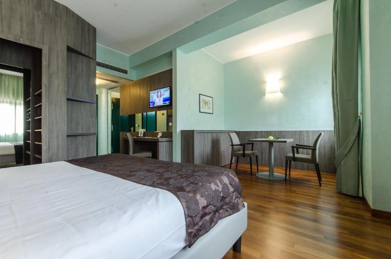 Deluxe Junior Suite image 3