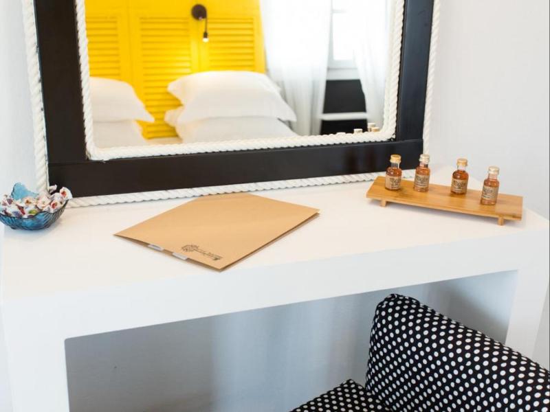 Standard Double Room image 3
