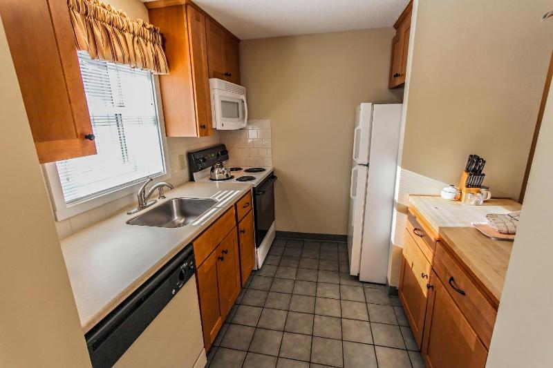 One-Bedroom Condo image 3