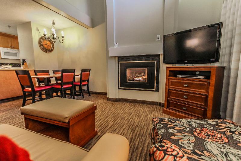 Two-Bedroom Loft image 4