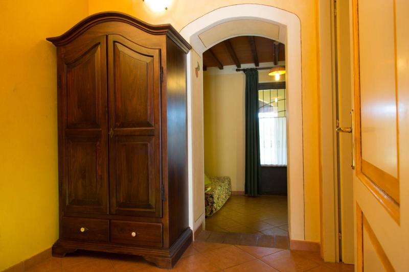 One-Bedroom Apartment image 2