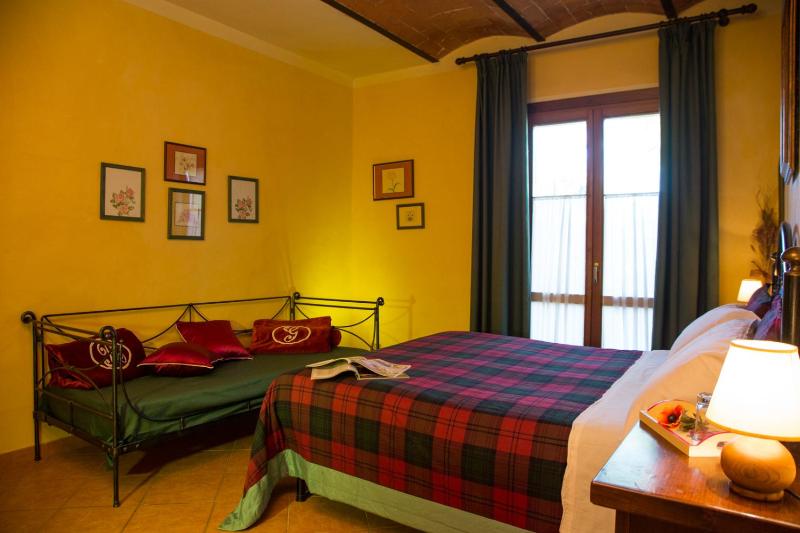 One-Bedroom Apartment image 3