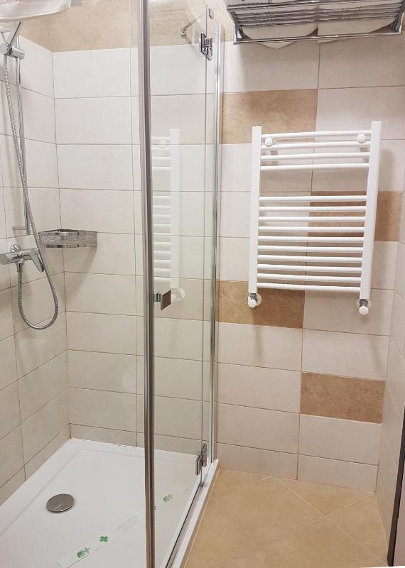 Double Room with Balcony and Lateral Sea View image 3
