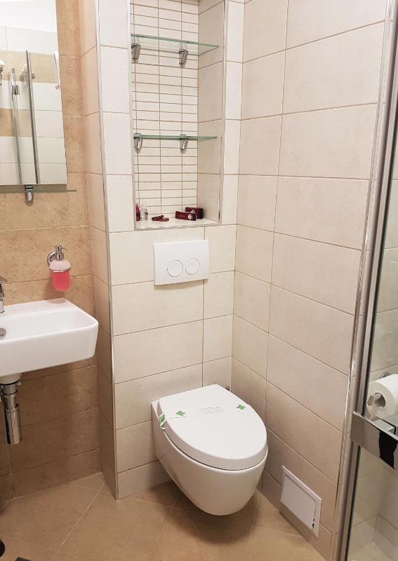 Double Room with Balcony and Lateral Sea View image 2
