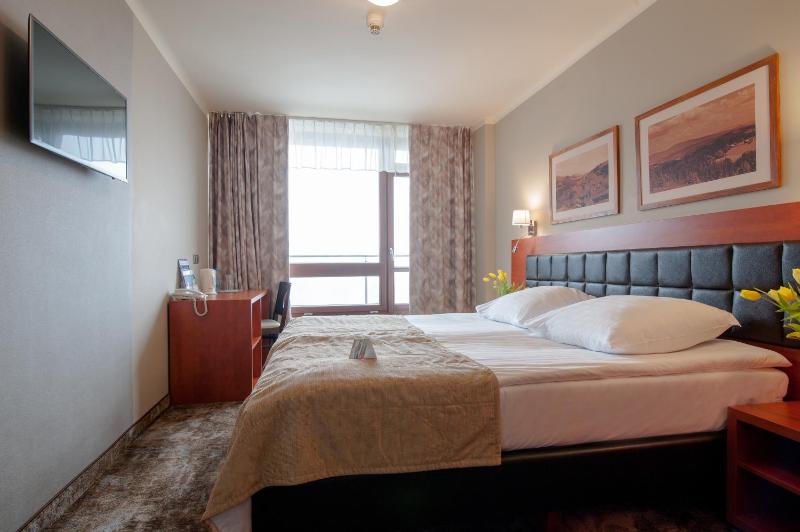 Standard Double or Twin Room image 4