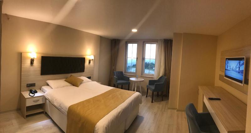 Double Room with Sea View image 3