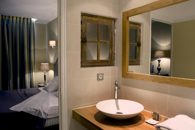 Double Room image 3