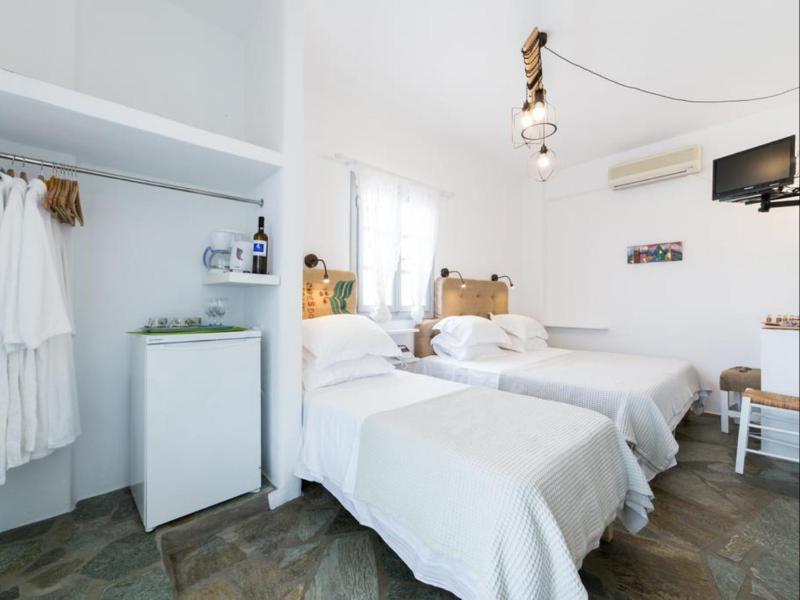 Standard Double Room image 3