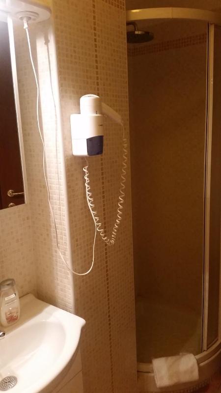 Double Room with Bathroom image 3