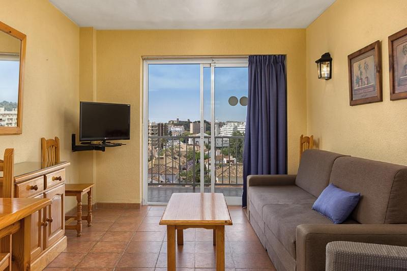 Apartamentos Embajador - image 8