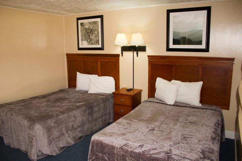 Deluxe Double Room with Shower image 1