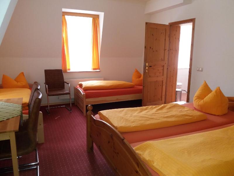 Triple Room image 3