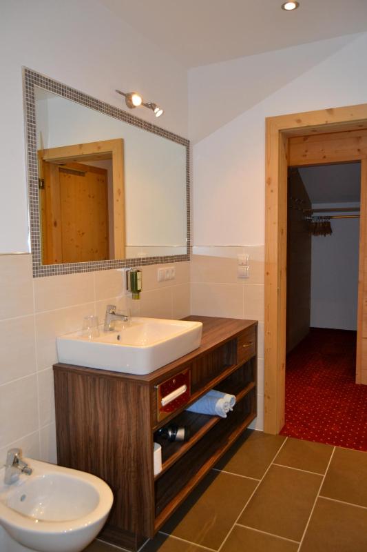 Junior Suite with Balcony image 2