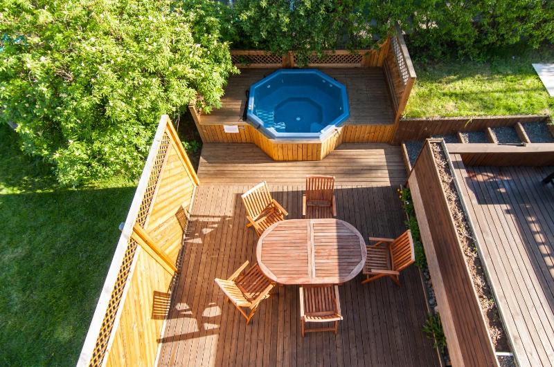 Three-Bedroom Apartment with Hot Tub (5 Adults) image 4