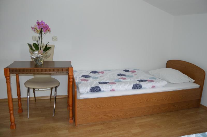 Single Room image 2