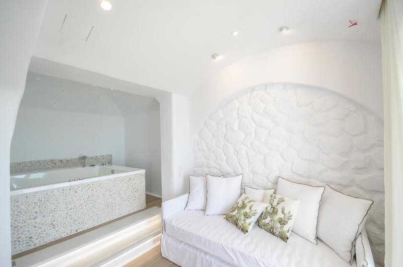 Premium Suite with Sea View and Indoor Hot Tub image 2