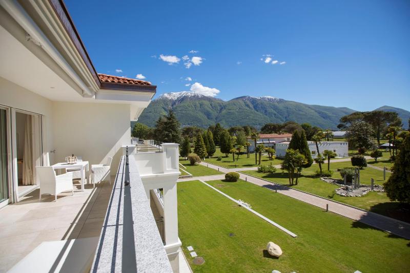 Apartment with Garden View and Spa Access image 3
