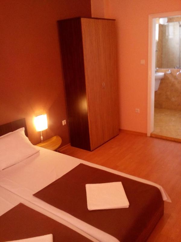 Double Room with Terrace image 4