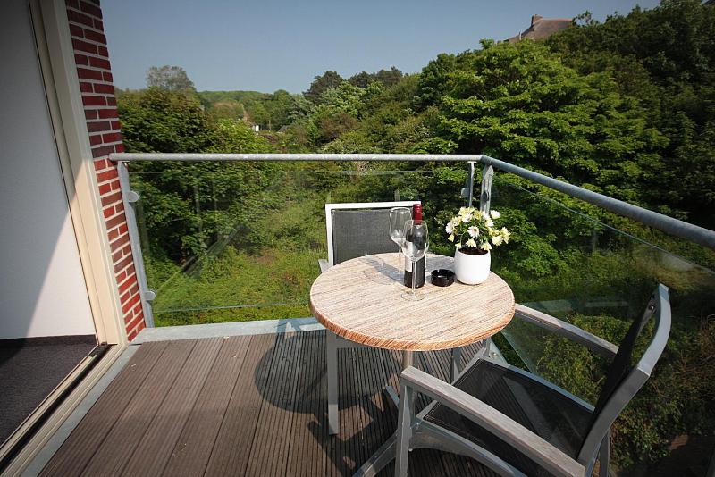 Deluxe Double Room with Balcony image 2