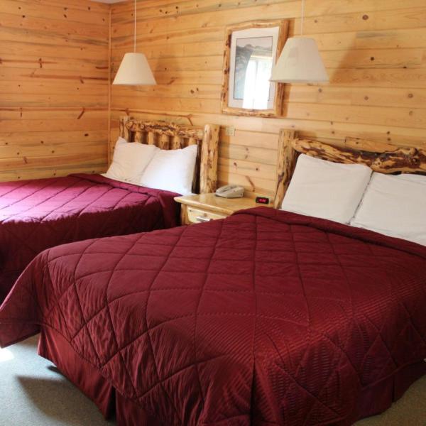 Triple Room with Bath image 1