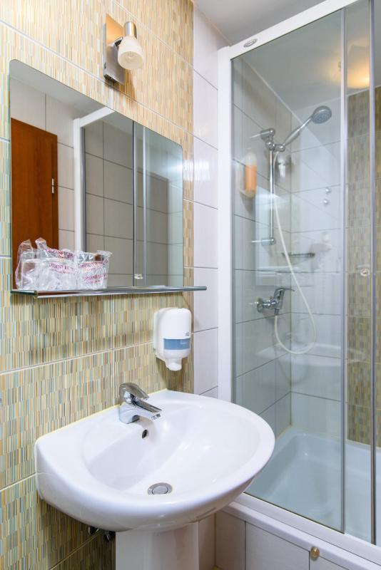 Standard Double Suite image 2