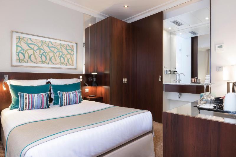 2 deluxe double Connecting Rooms image 2