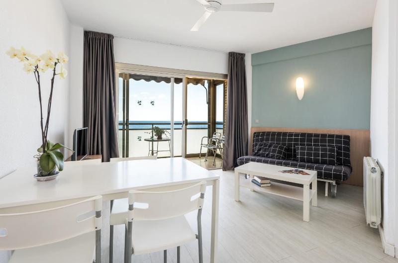 Flats Friends Atlantida - image 1