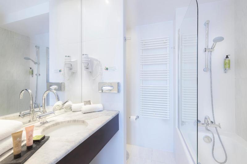 Classic Double or Single Room image 2