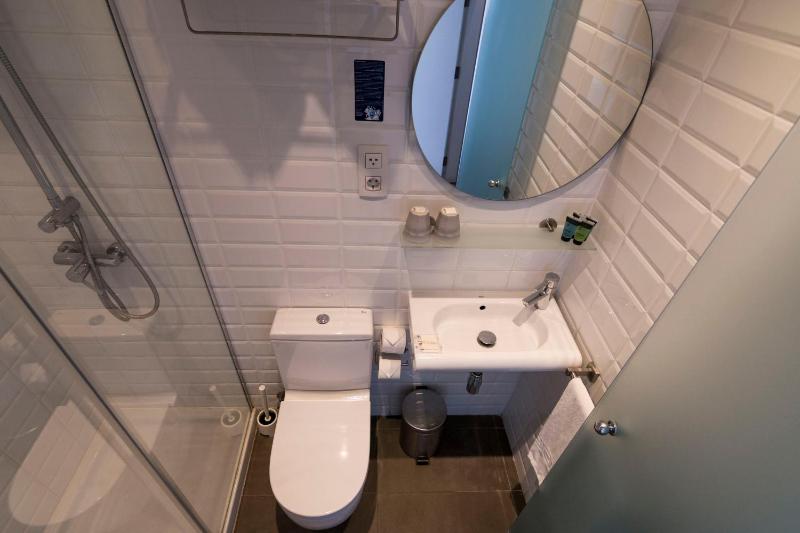 Standard Double or Twin Room image 2