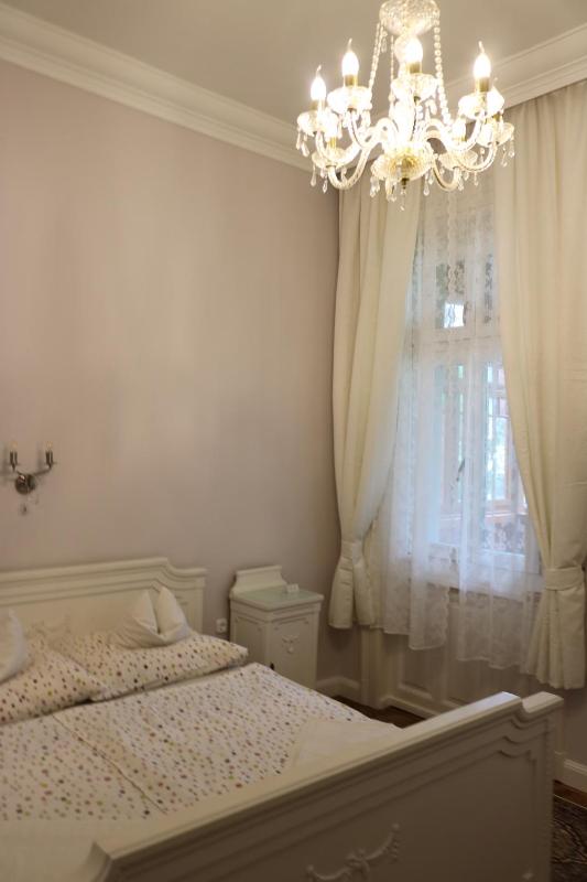 Deluxe Double Room with Balcony image 2