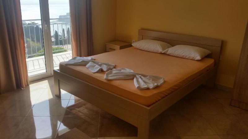 Apartment with Balcony image 3