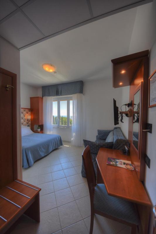 Triple Room image 4