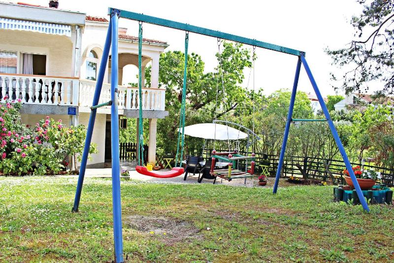 Two-Bedroom Apartment with Patio and Garden View- Ground Floor image 4