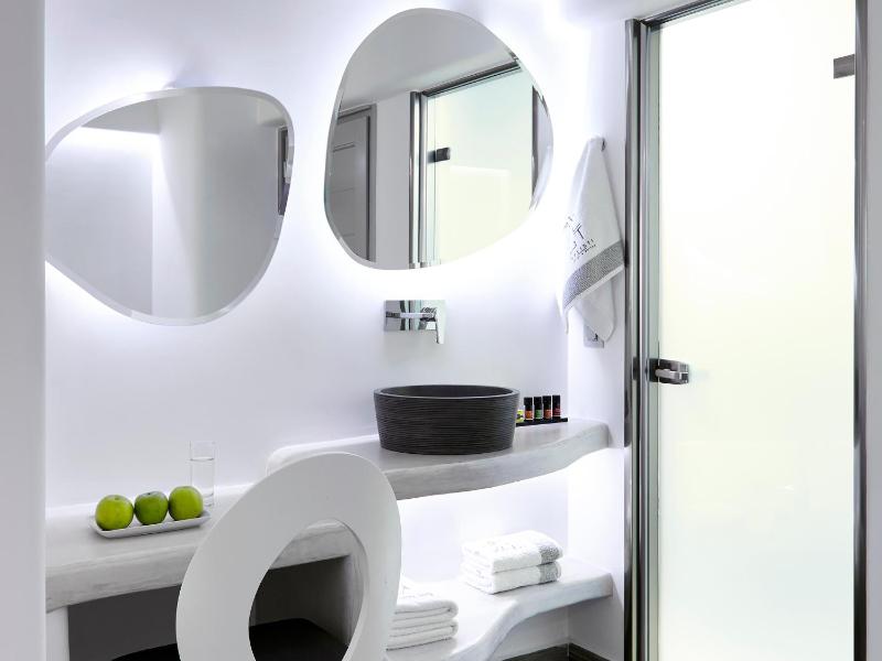 Elegant White Deluxe Room with Private Balcony image 3