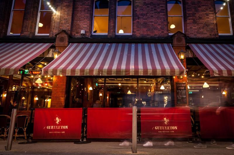 Kellys Hotel - image 3